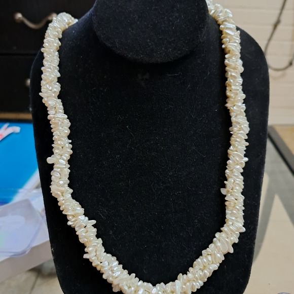 Triple Twist Natural Pearl Necklace - Picture 3 of 9